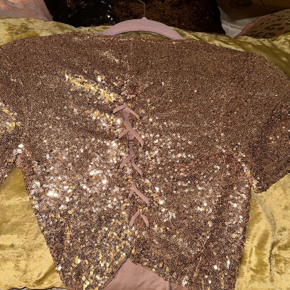 Sequence top with back tie closure - Picture 3 of 3